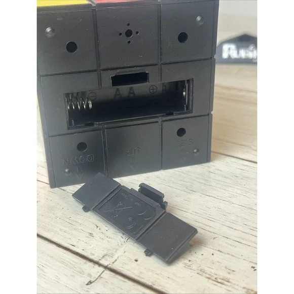 Rubik's Cube Digital Clock Calendar Temperature Alarm Tested Works VINTAGE - Picture 6 of 6